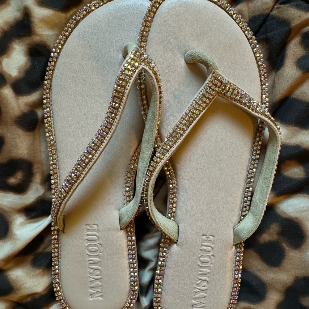 NWOB Mystique Pink Crystal Bling Rhonestone Sandals! Size 9!